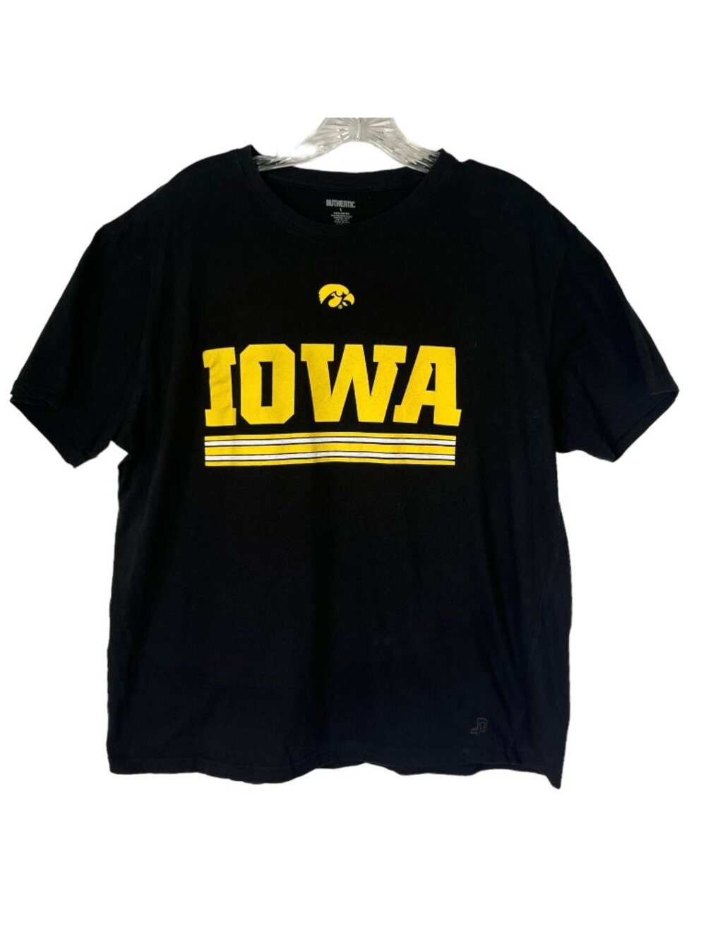 Authentic Iowa Hawkeyes Tshirt Mens Large Black NCAA Hawks Nest Fanwear